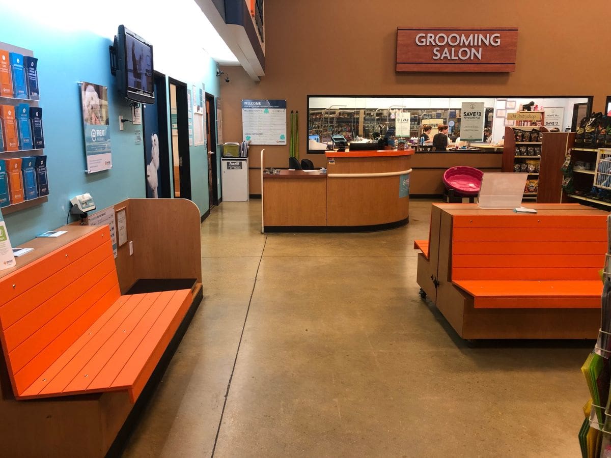 The waiting room of Banfield Pet Hospital - Royal Palm Beach