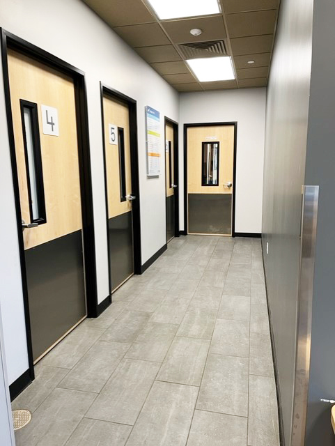 Banfield Pet Hospital: Coon Rapids exam rooms hallway