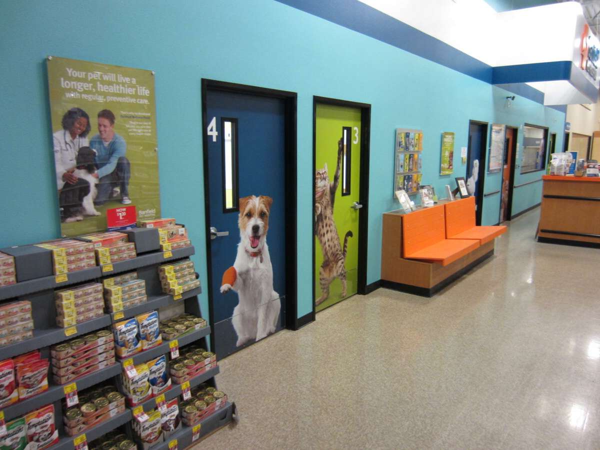 The PetSmart and Banfield - Scottsdale N exam room doors and bench