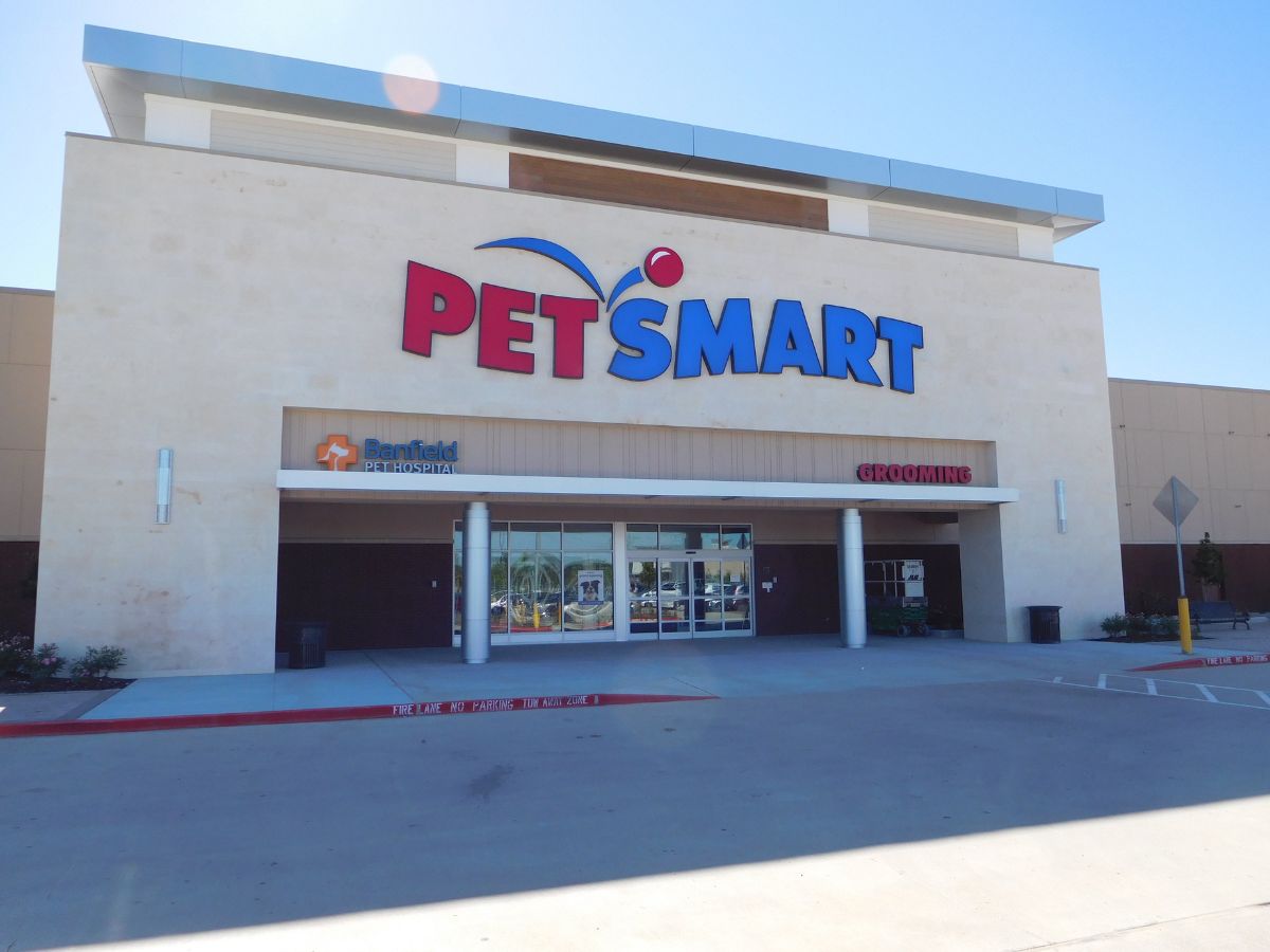 The Spring PetSmart and Banfield front exterior entrances