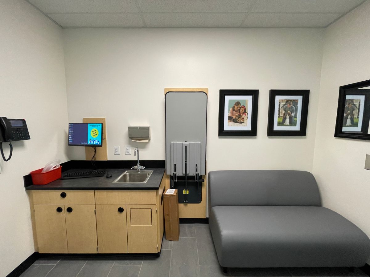 The Banfield - Slidell Gause exam room and table