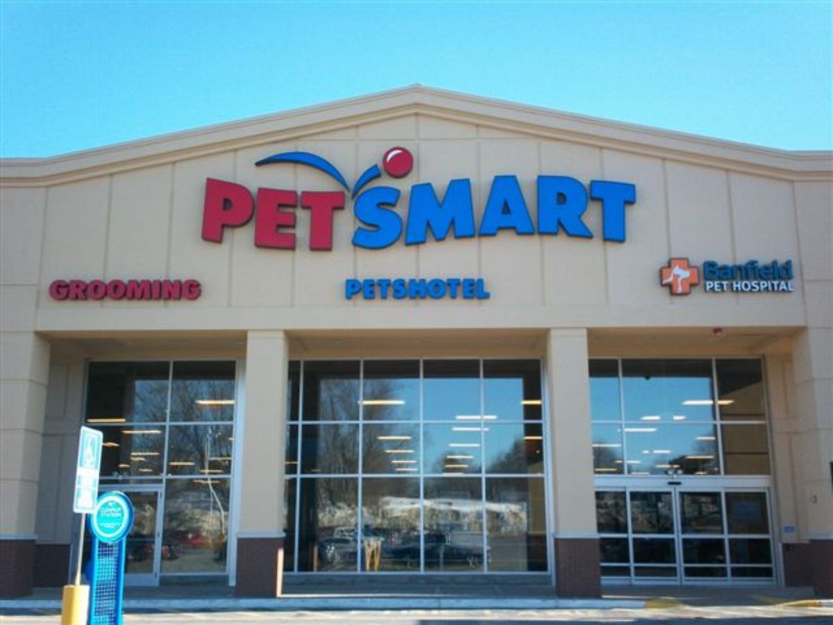The Chelmsford Banfield and PetSmart location