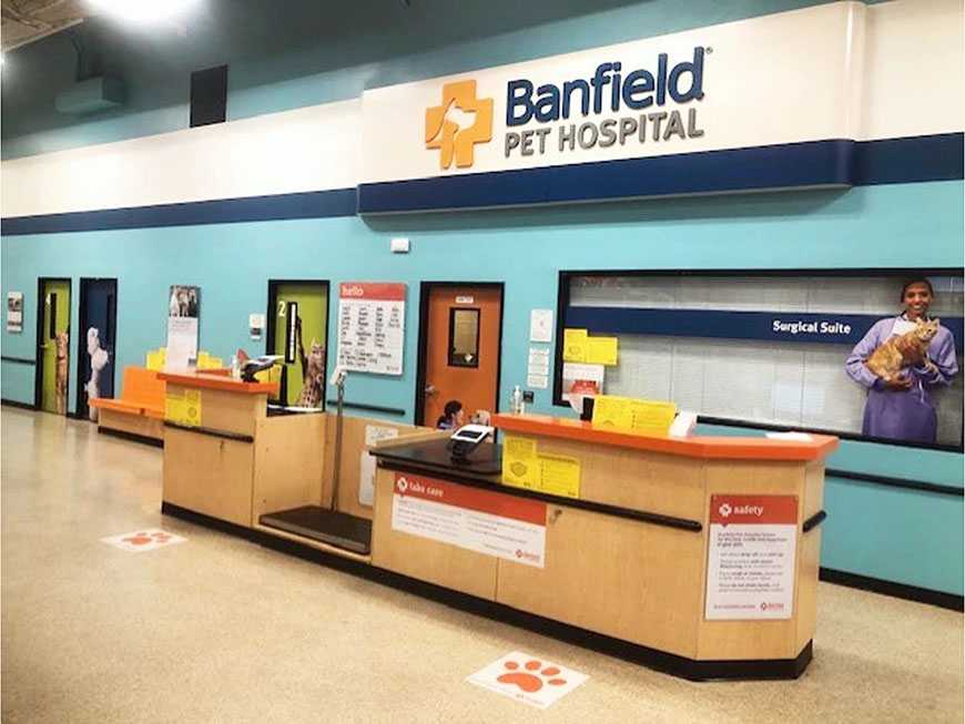 Banfield Pet Hospital, Baton Rouge East, LA - Lobby