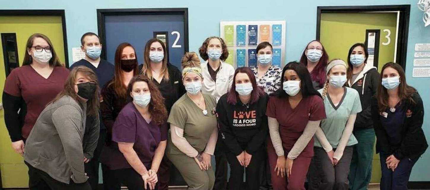 A group of Banfield Associates at the Banfield Pet Hospital